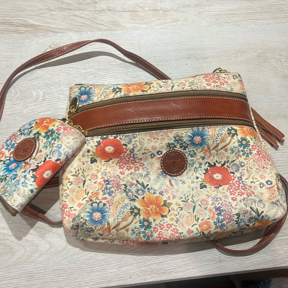 Gorgeous floral purse with matching change purse
